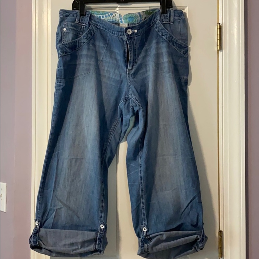 Lane Bryant light denim wash crops